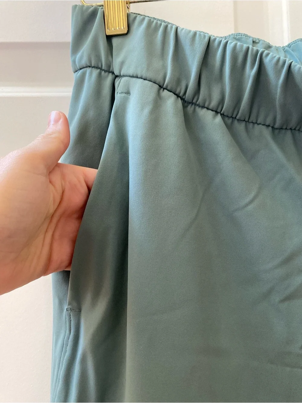 Lululemon Women’s Joggers Seafoam Green Athletic Pants Size 8 Athleisure